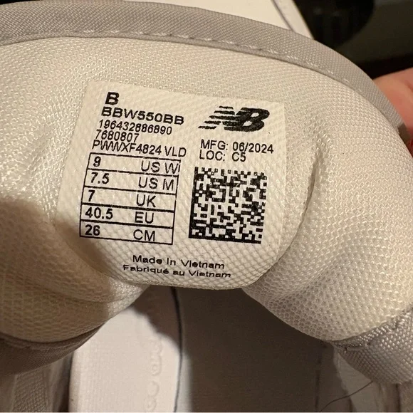 New Balance 550 White and Gray Sneakers - Picture 4 of 5